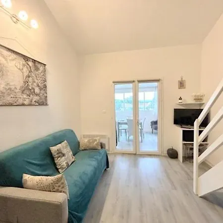 4 Personnes - 500 M - 4goel53 Apartment *
